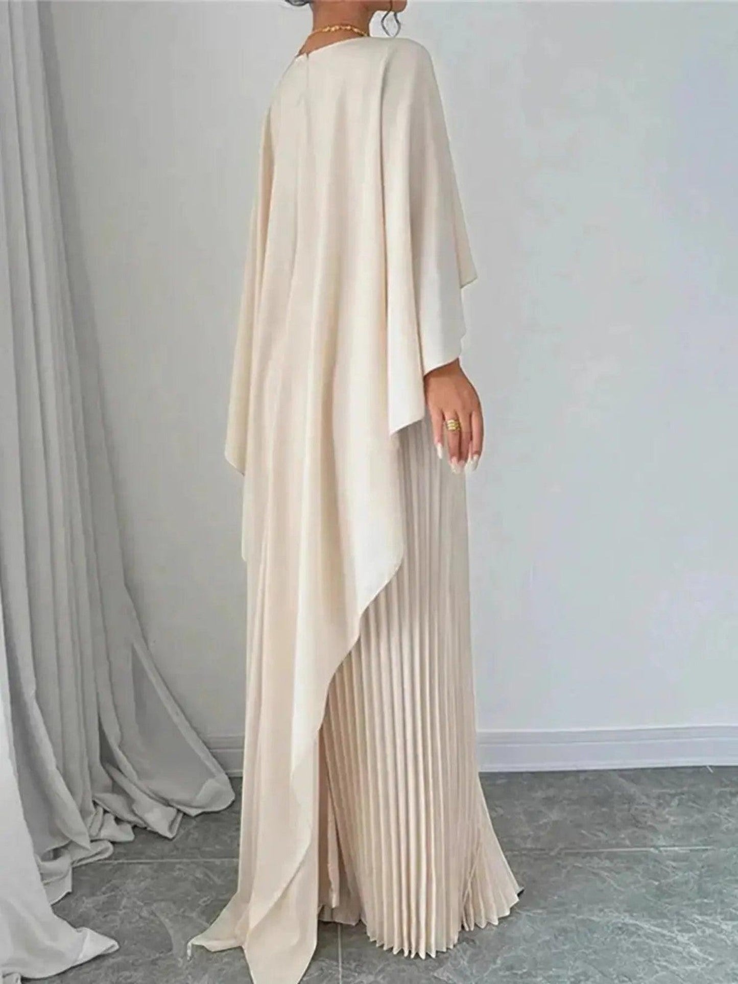 Seraphina™ Cape-Maxikleid
