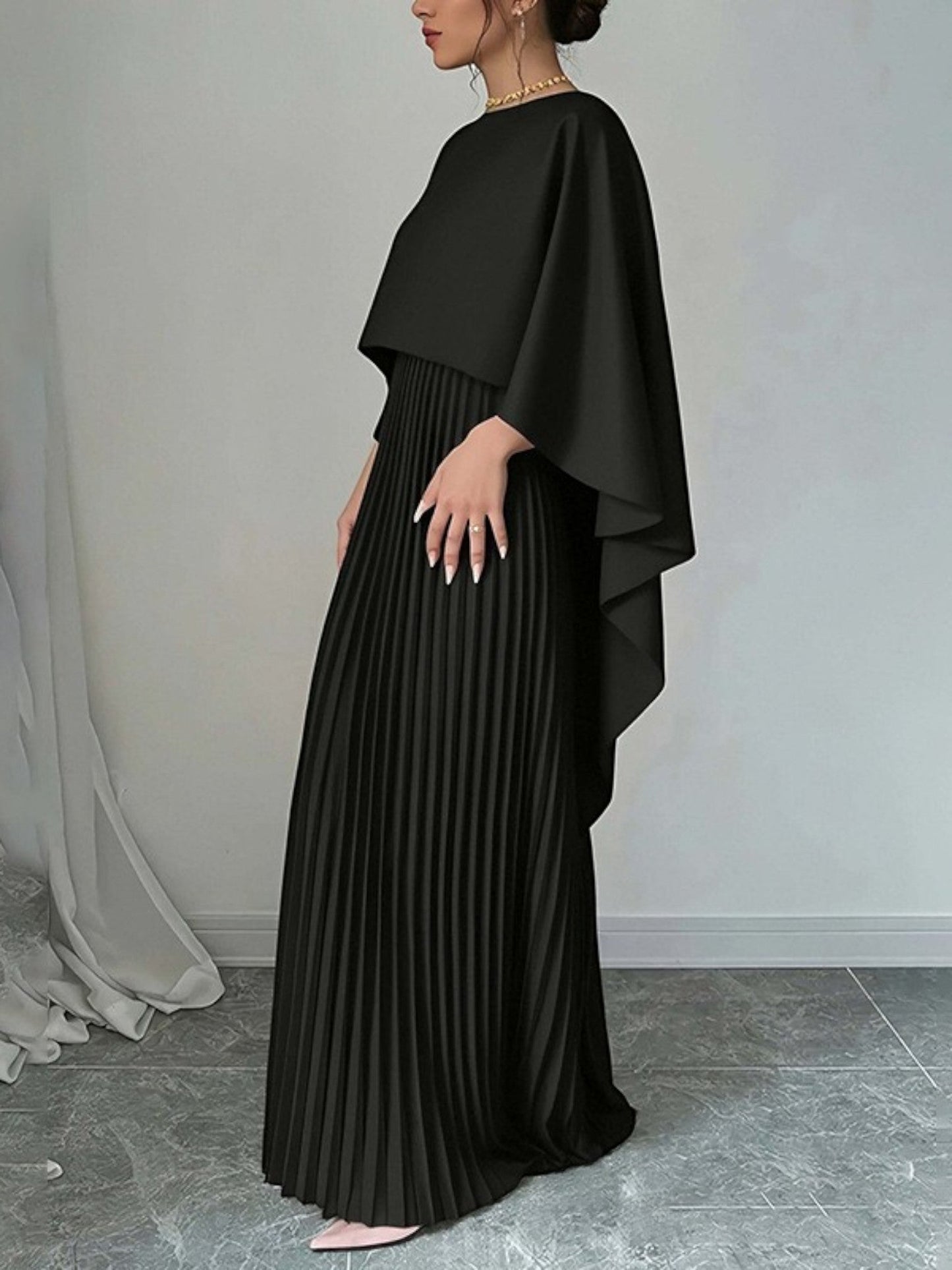 Seraphina™ Cape-Maxikleid