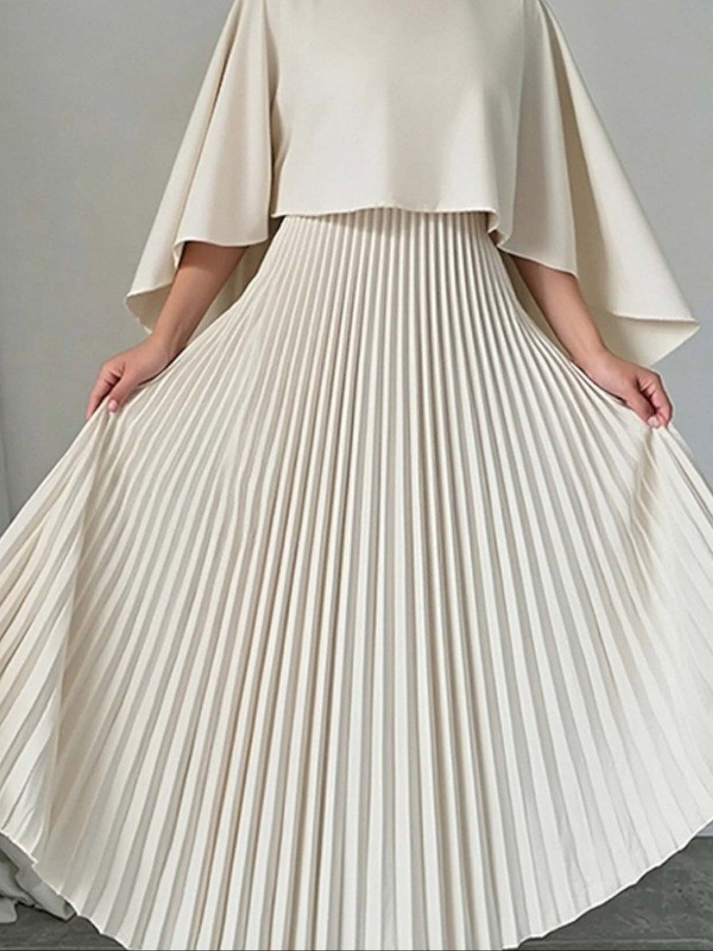 Seraphina™ Cape-Maxikleid